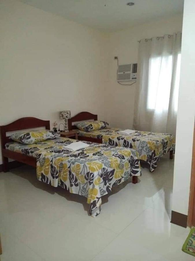 Junie Pension House Moalboal Habitación foto